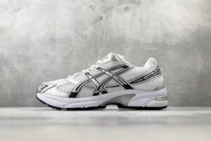 Shoes white silver