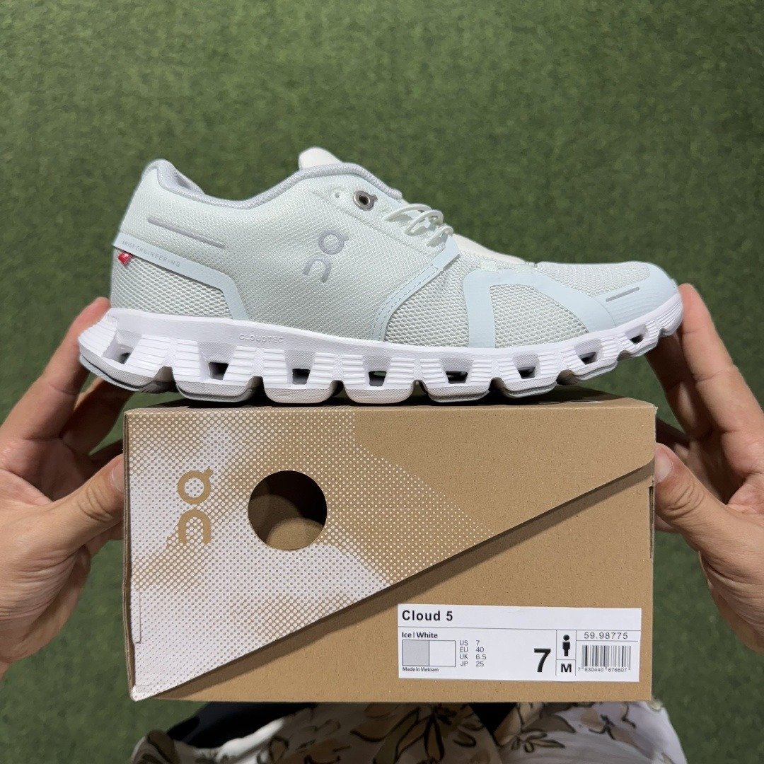 On Cloud 5 comfortable all-match shock-absorbing non-slip wear-resistant breathable low-top carbon plate running shoes - Image 5