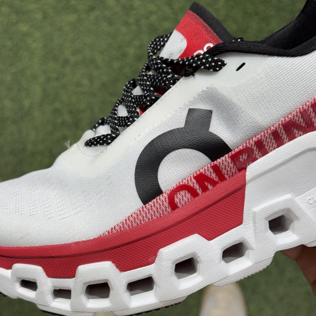 On Cloudmonster 2: Comfortable and versatile, non-slip and abrasion-resistant, low-cut running shoes. - Image 5