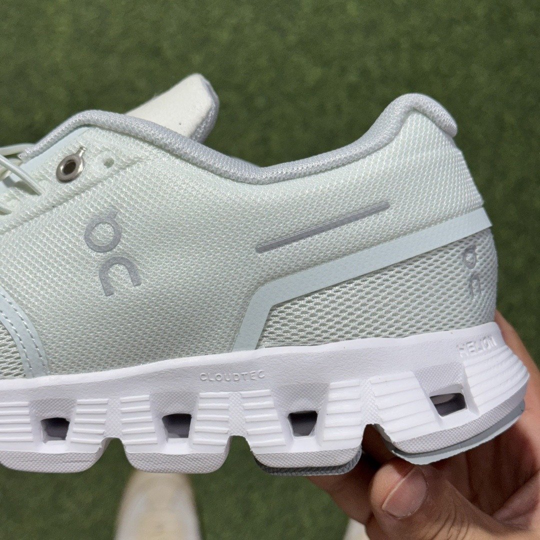 On Cloud 5 comfortable all-match shock-absorbing non-slip wear-resistant breathable low-top carbon plate running shoes - Image 4