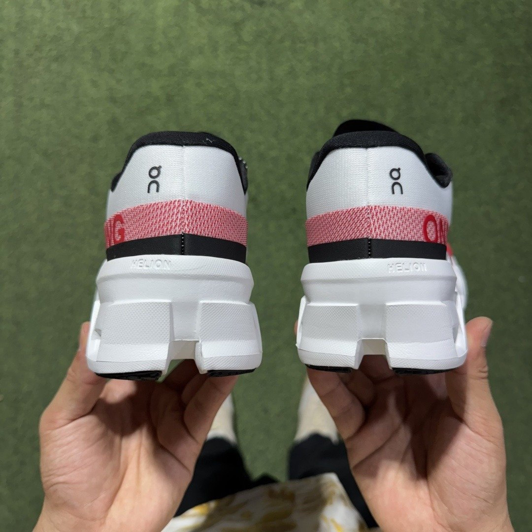 On Cloudmonster 2: Comfortable and versatile, non-slip and abrasion-resistant, low-cut running shoes. - Image 2