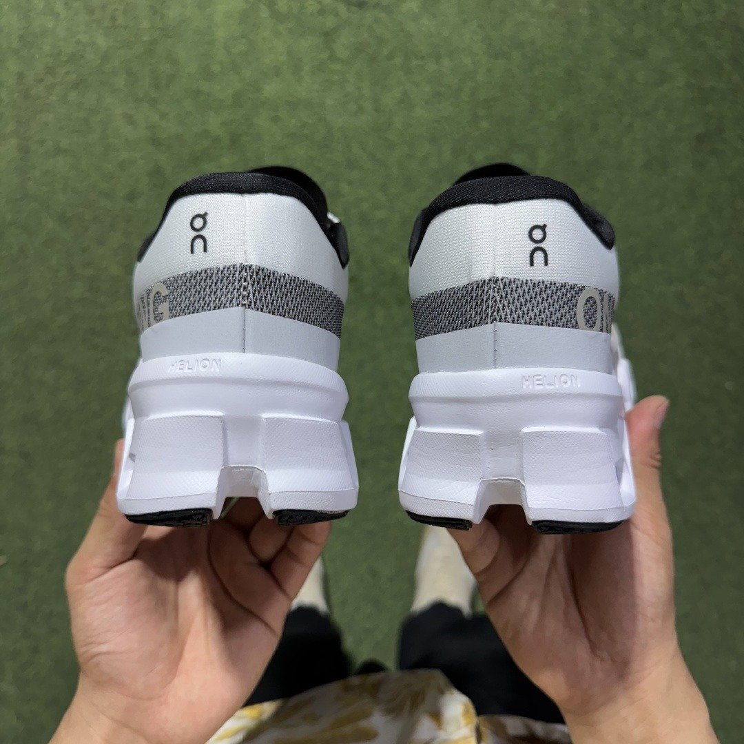 On Cloudmonster 2: Comfortable and versatile, non-slip and abrasion-resistant, low-cut running shoes. - Image 3