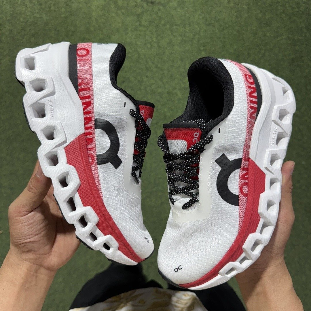 On Cloudmonster 2: Comfortable and versatile, non-slip and abrasion-resistant, low-cut running shoes. - Image 3