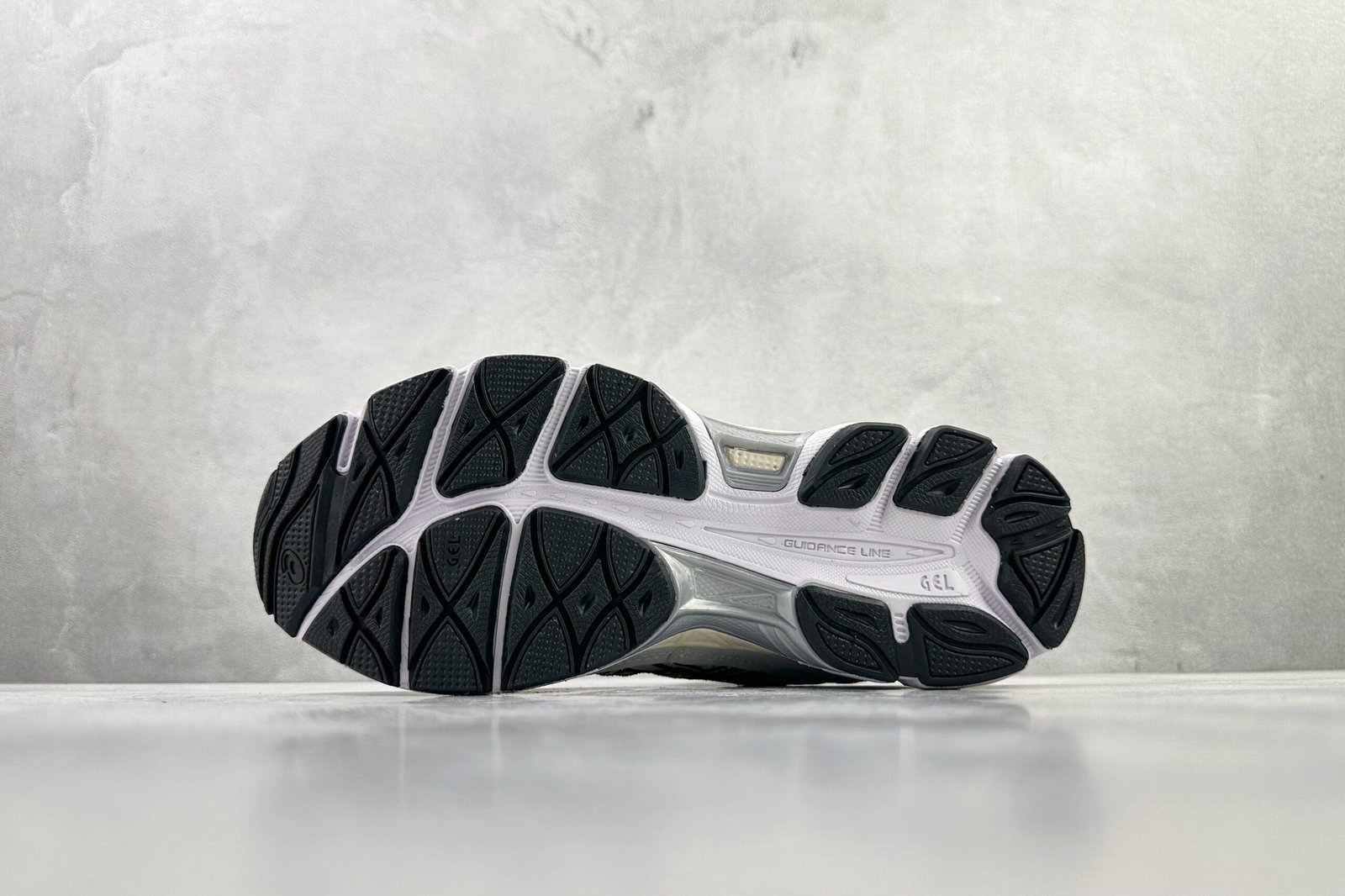 Asics GEL-NYC White 1203A788-10 - Image 4