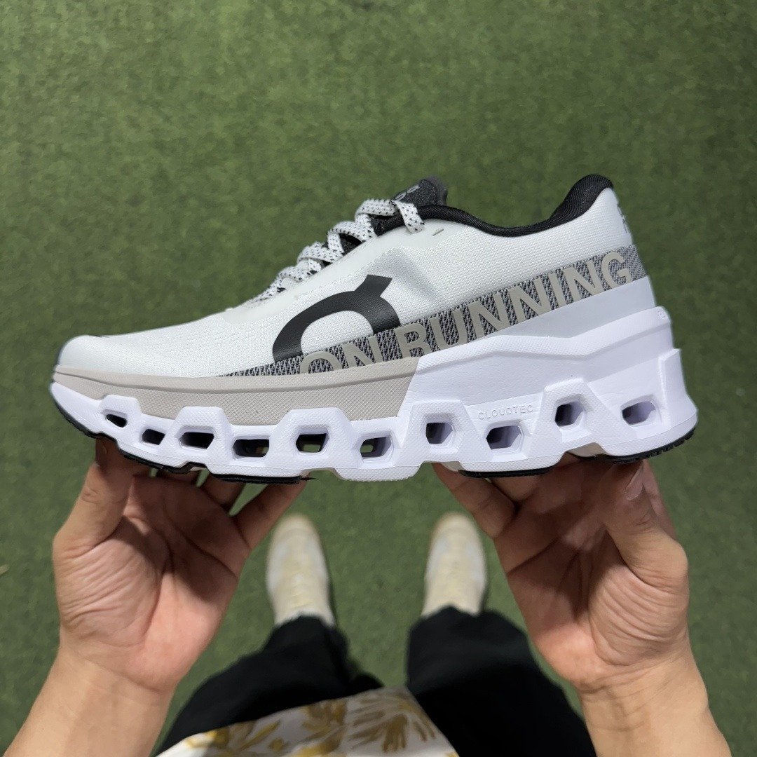 On Cloudmonster 2: Comfortable and versatile, non-slip and abrasion-resistant, low-cut running shoes. - Image 2