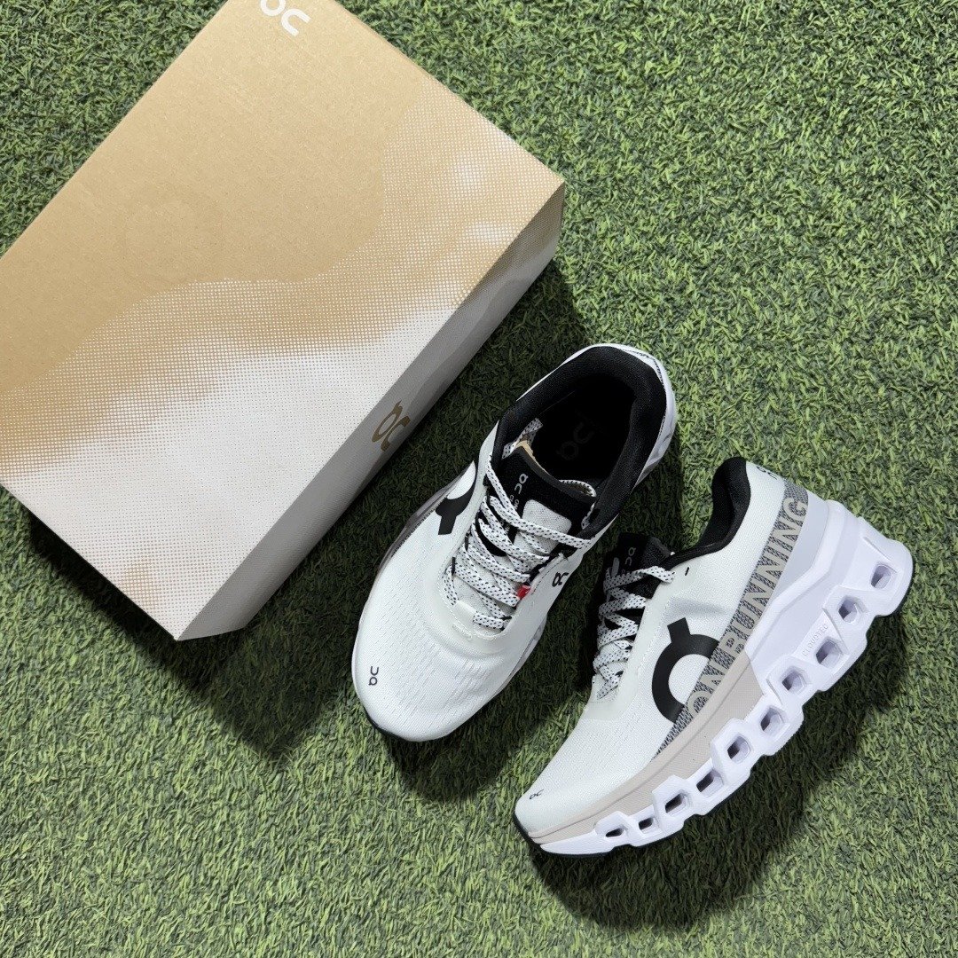 On Cloudmonster 2: Comfortable and versatile, non-slip and abrasion-resistant, low-cut running shoes. - Image 9