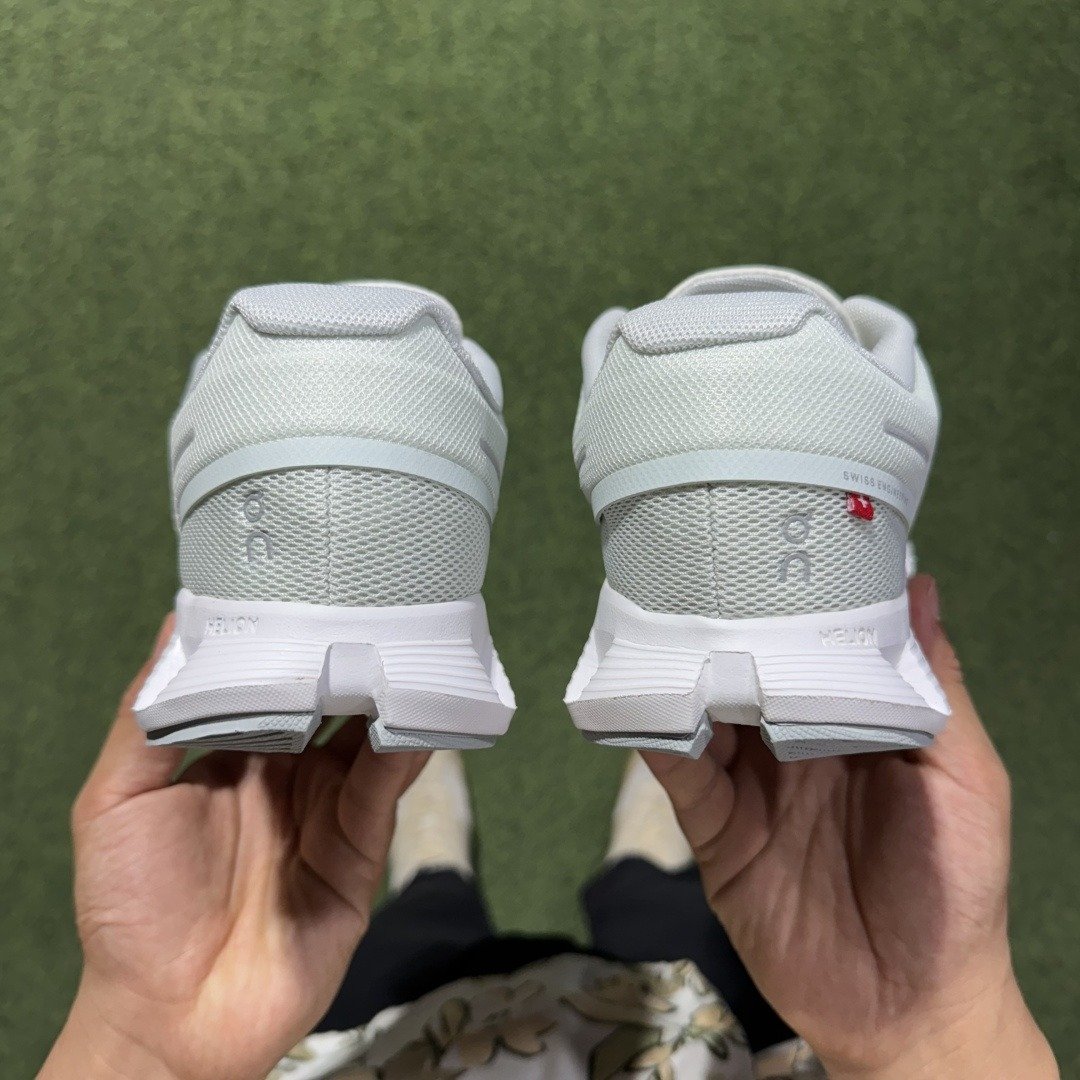 On Cloud 5 comfortable all-match shock-absorbing non-slip wear-resistant breathable low-top carbon plate running shoes - Image 2